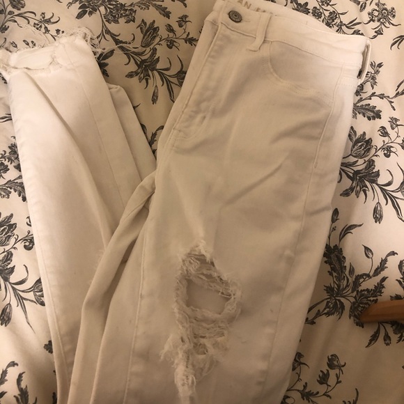 white AE jeans - Picture 2 of 2